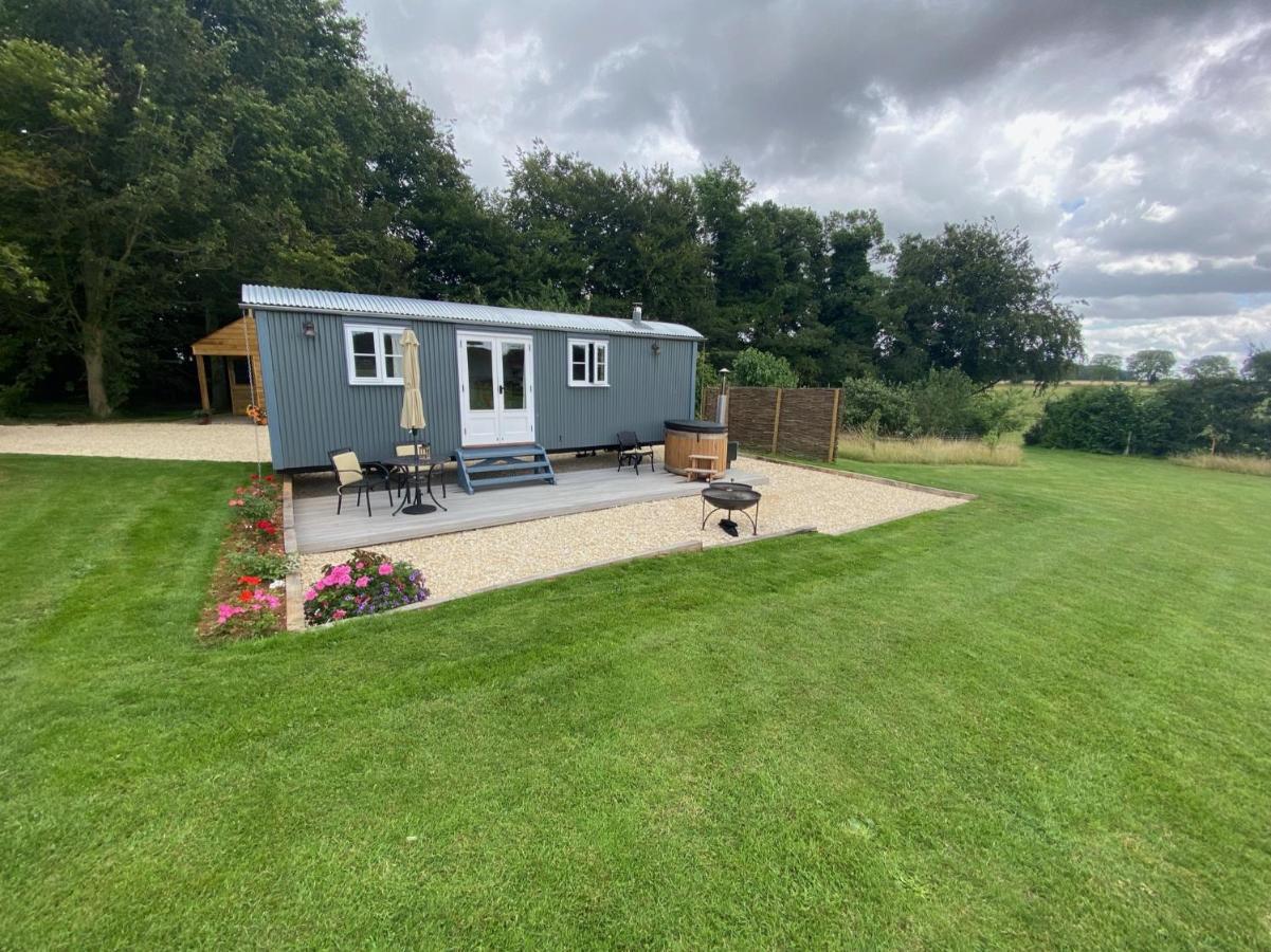 The Bibury - Westwell Downs Shepherd Huts Oxford Exterior foto